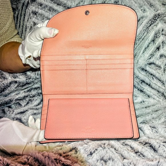 GUC - COACH CHECKBOOK WALLET IN BLUSH PINK PEBBLE LEATHER (COACH F56488) - Picture 3 of 4